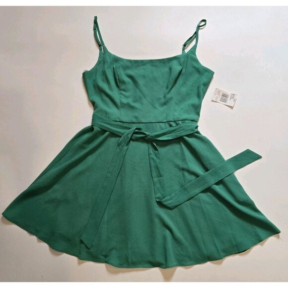 B. Smart Junior Spaghetti Strap Fit and Flare Dress Kelly Green NWT Siz3 13 Belt - Picture 3 of 11